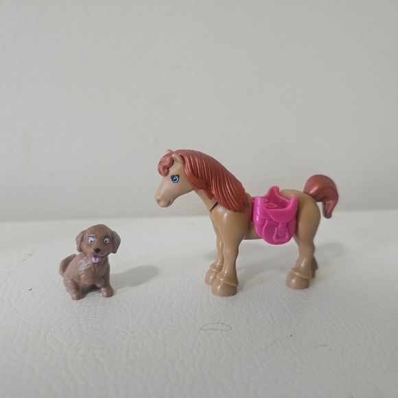 Mega Construx Barbie Figures - Picture 2 of 6